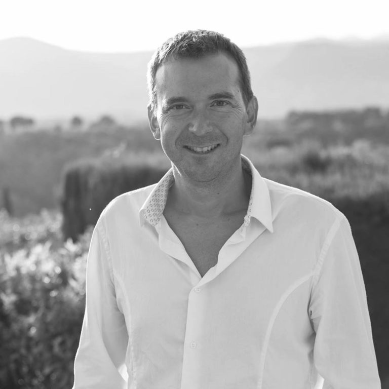 15288547 10154365010574635 5310330726418445609 o 768x768